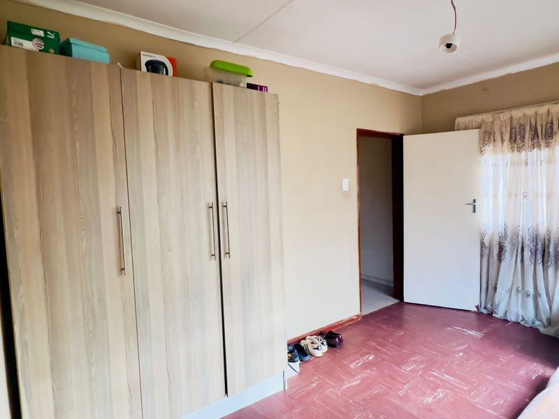 House For Sale in Mabopane Central - Photo 9