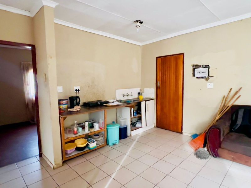 House For Sale in Mabopane Central - Photo 7