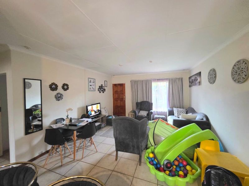 Townhouse For Sale in The Orchards - Photo 4