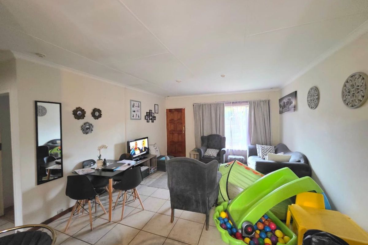 Townhouse For Sale in The Orchards - Photo 4