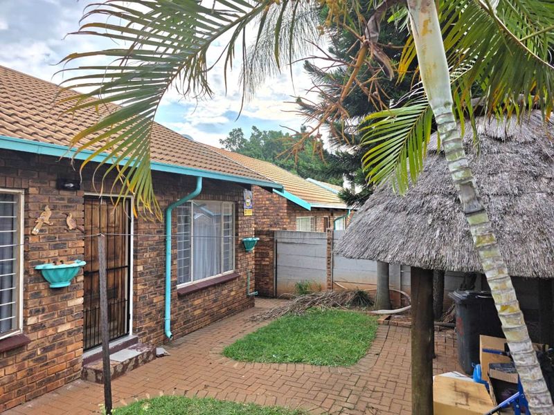 Townhouse For Sale in The Orchards - Photo 3
