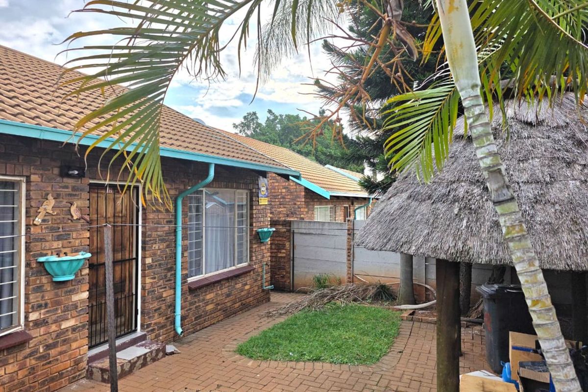 Townhouse For Sale in The Orchards - Photo 3