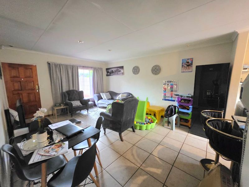 Townhouse For Sale in The Orchards - Photo 5