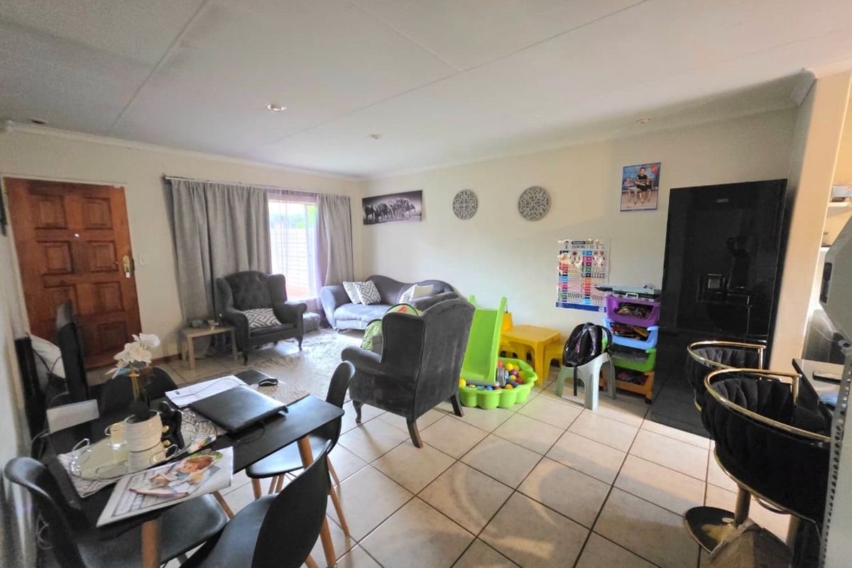 Townhouse For Sale in The Orchards - Photo 5