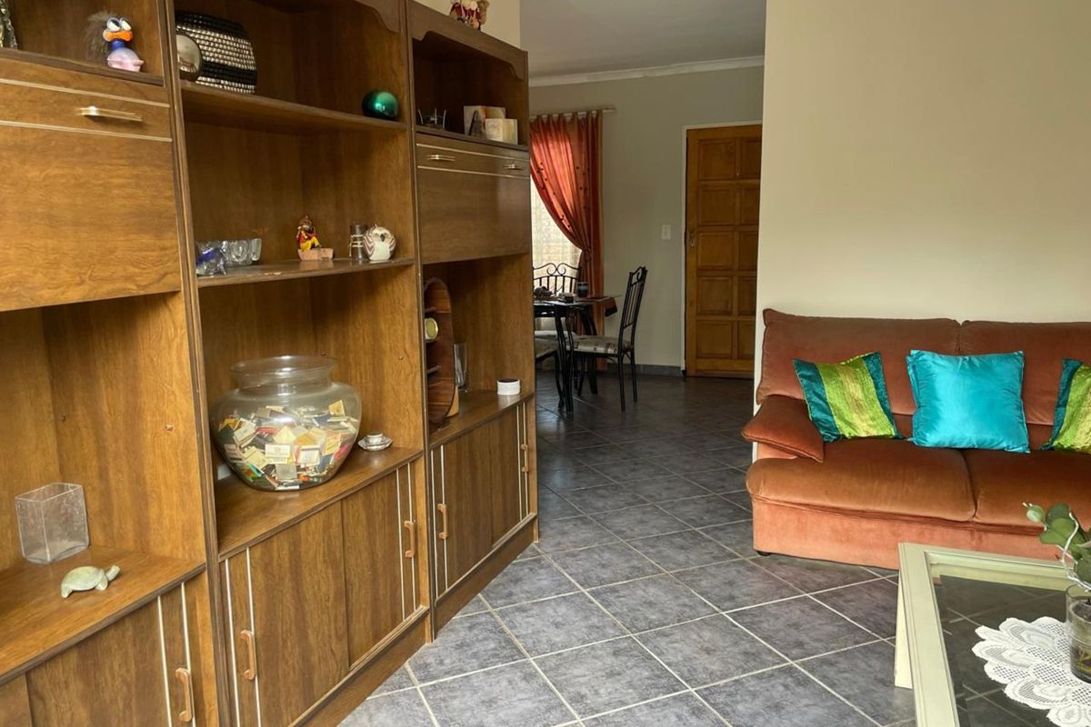 Townhouse For Sale in Amberfield Glen - Photo 5