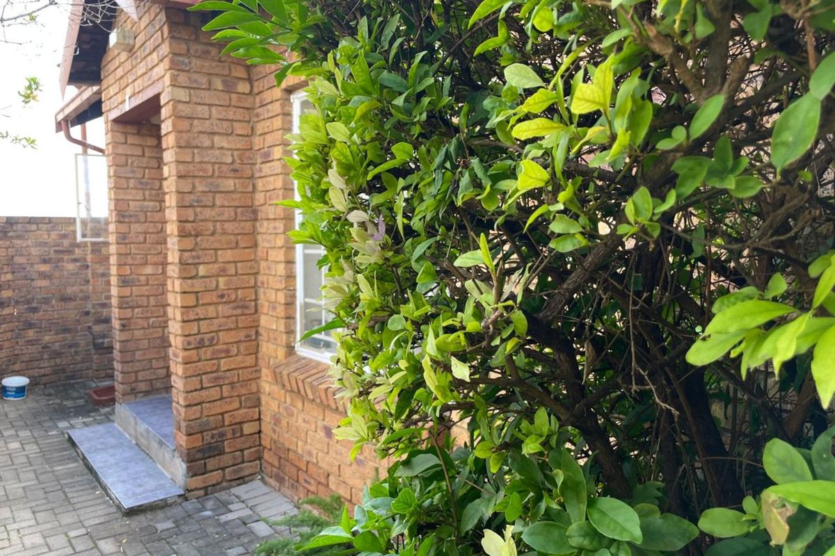 Townhouse For Sale in Amberfield Glen - Photo 3