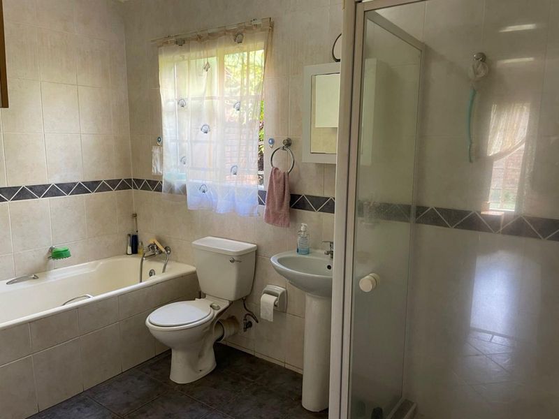 House For Sale in Amberfield Glen - Photo 7