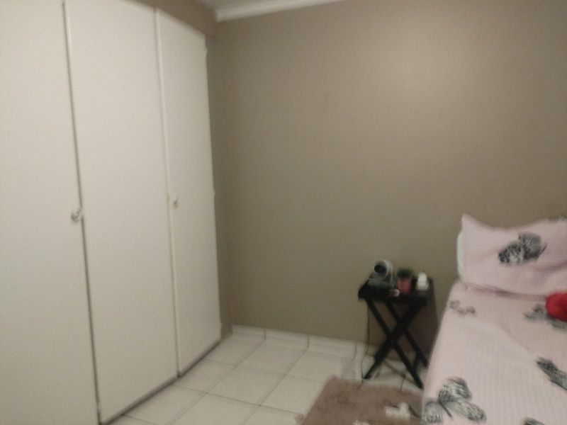 House For Sale in Silverton - Photo 9