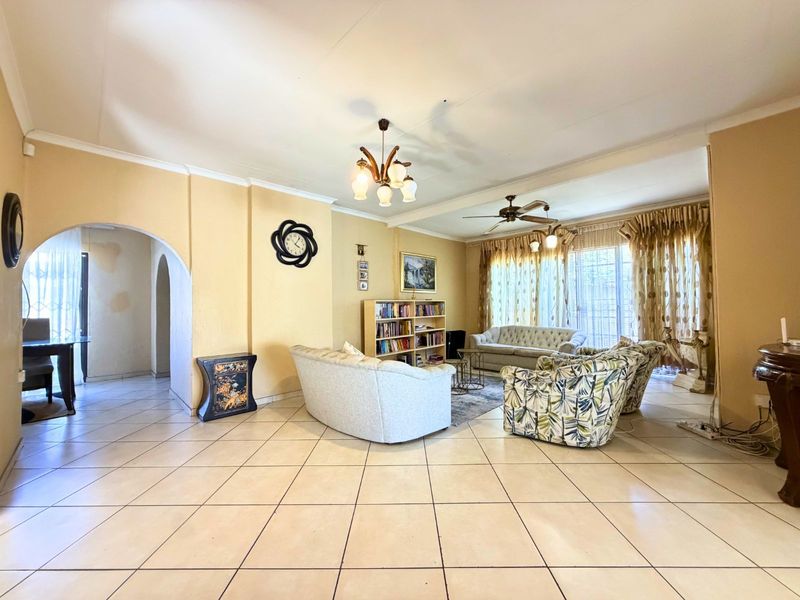 House For Sale in Randpark Ridge - Photo 3