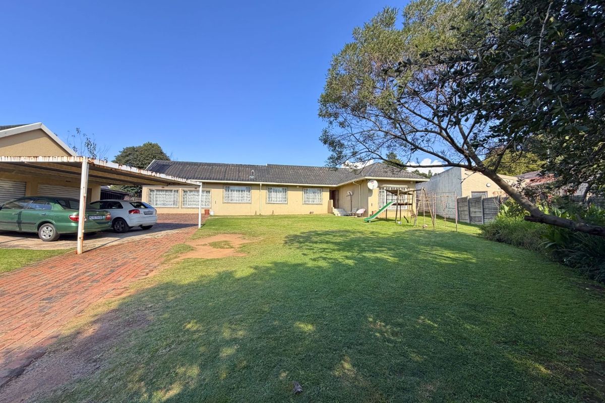 House For Sale in Randpark Ridge - Photo 2