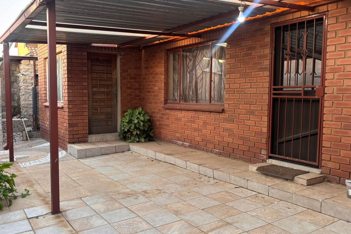 House For Sale in Mamelodi Buffer Zone - Photo 2