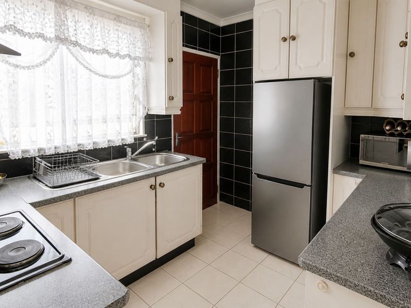 Townhouse For Sale in Ormonde - Photo 6