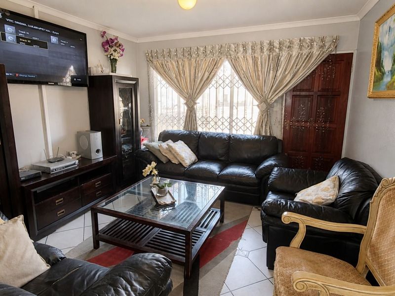 Townhouse For Sale in Ormonde - Photo 8