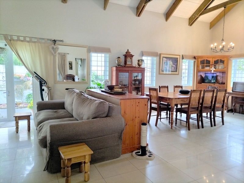 House For Sale in Villiersdorp Central - Photo 2
