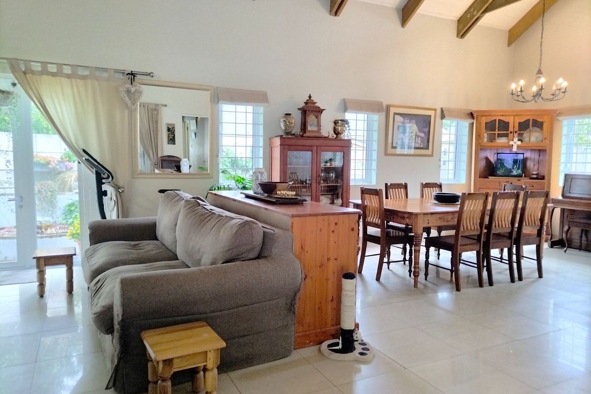 House For Sale in Villiersdorp Central - Photo 2