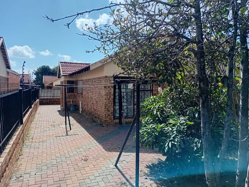 House For Sale in Lesedi Park - Photo 3