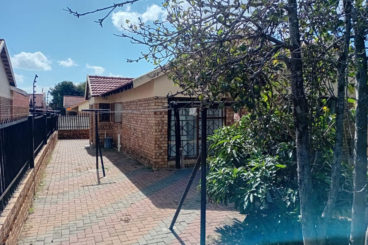 House For Sale in Lesedi Park - Photo 3