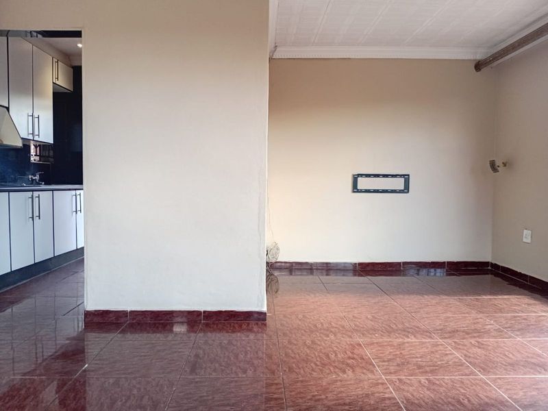 House For Sale in Lesedi Park - Photo 2