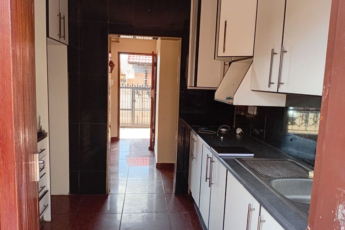House For Sale in Lesedi Park - Photo 4