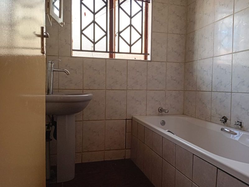 House For Sale in Lesedi Park - Photo 10