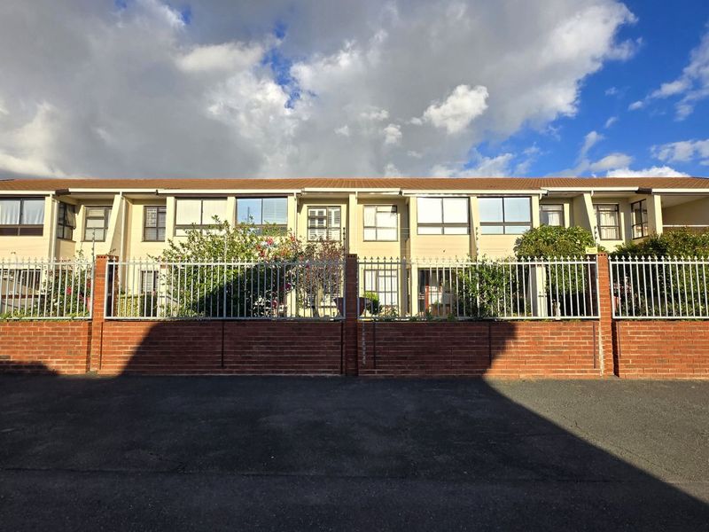 Townhouse For Sale in Strand North - Photo 2