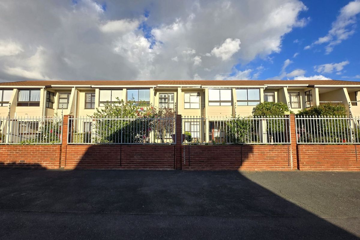 Townhouse For Sale in Strand North - Photo 2