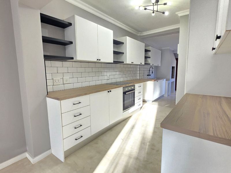 Townhouse For Sale in Strand North - Photo 5