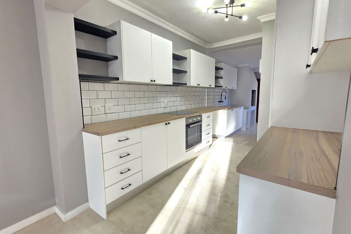 Townhouse For Sale in Strand North - Photo 5