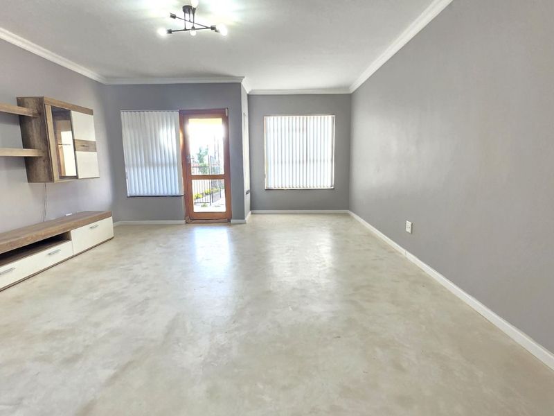 Townhouse For Sale in Strand North - Photo 10