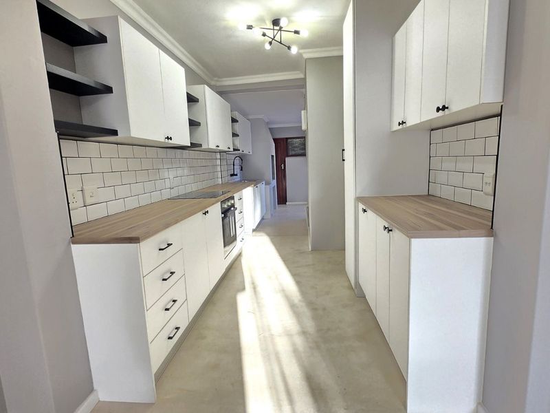 Townhouse For Sale in Strand North - Photo 6