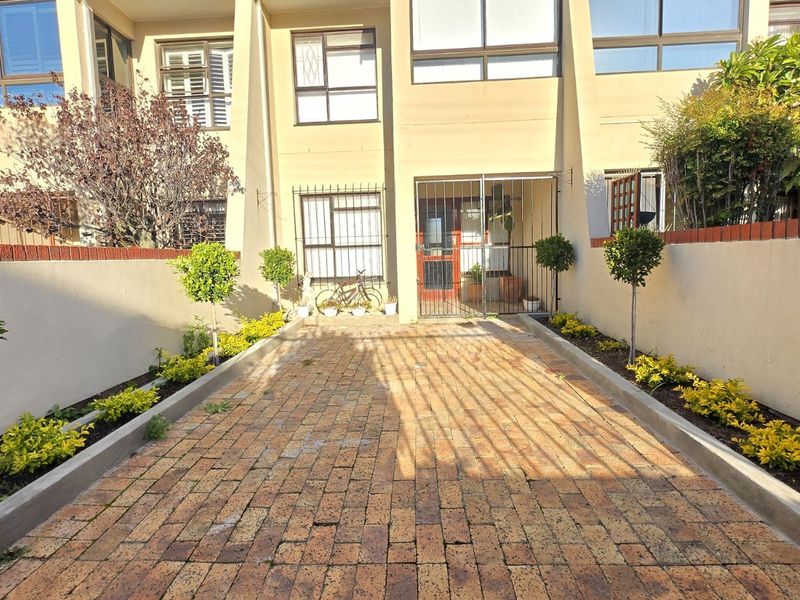 Townhouse For Sale in Strand North - Photo 3
