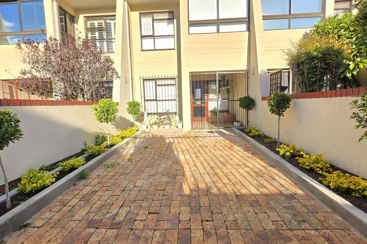 Townhouse For Sale in Strand North - Photo 3