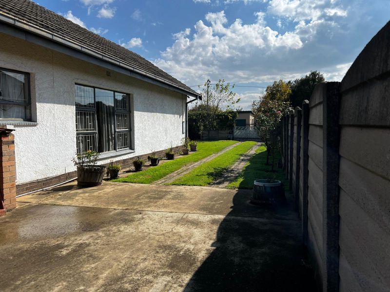 House For Sale in Volksrust Central - Photo 5