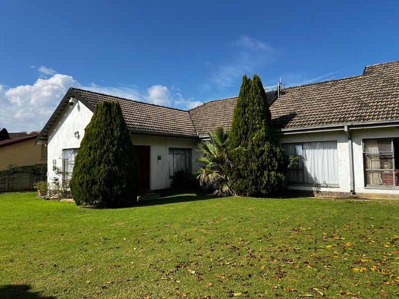 House For Sale in Volksrust Central - Photo 1