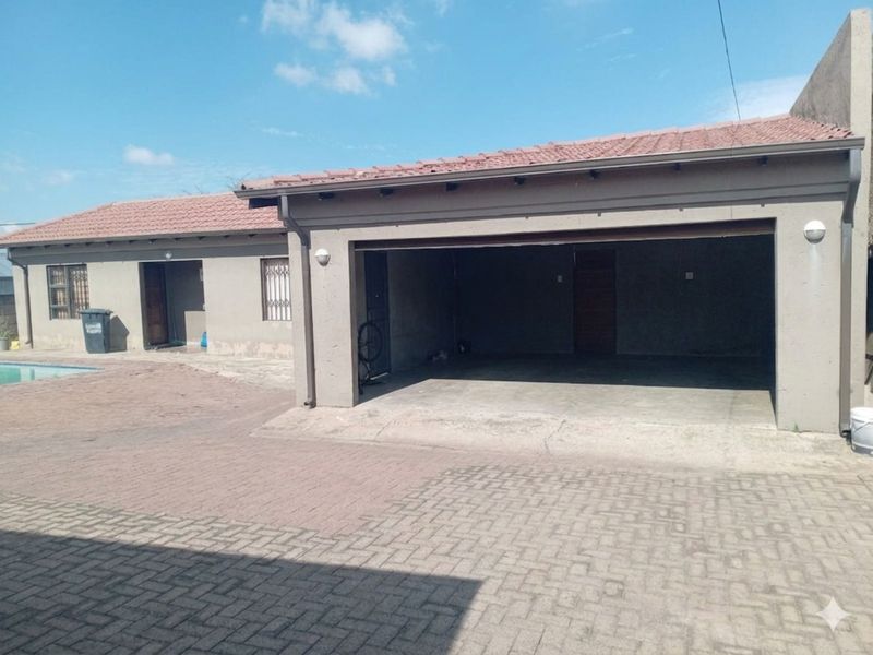 House For Sale in Witpoortjie - Photo 8