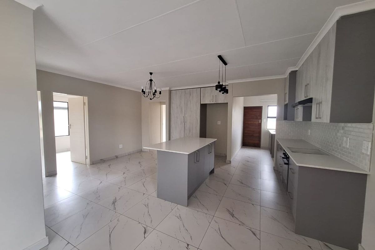 House For Sale in Rayton Central - Photo 2