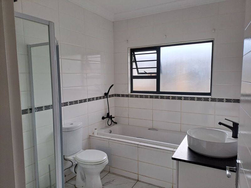 House For Sale in Rayton Central - Photo 7