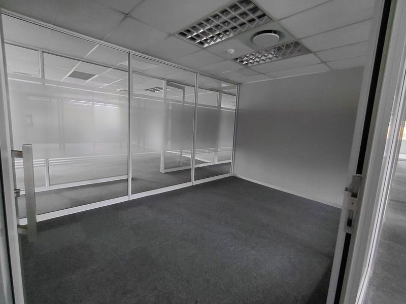 Office To Rent in Faerie Glen - Photo 6