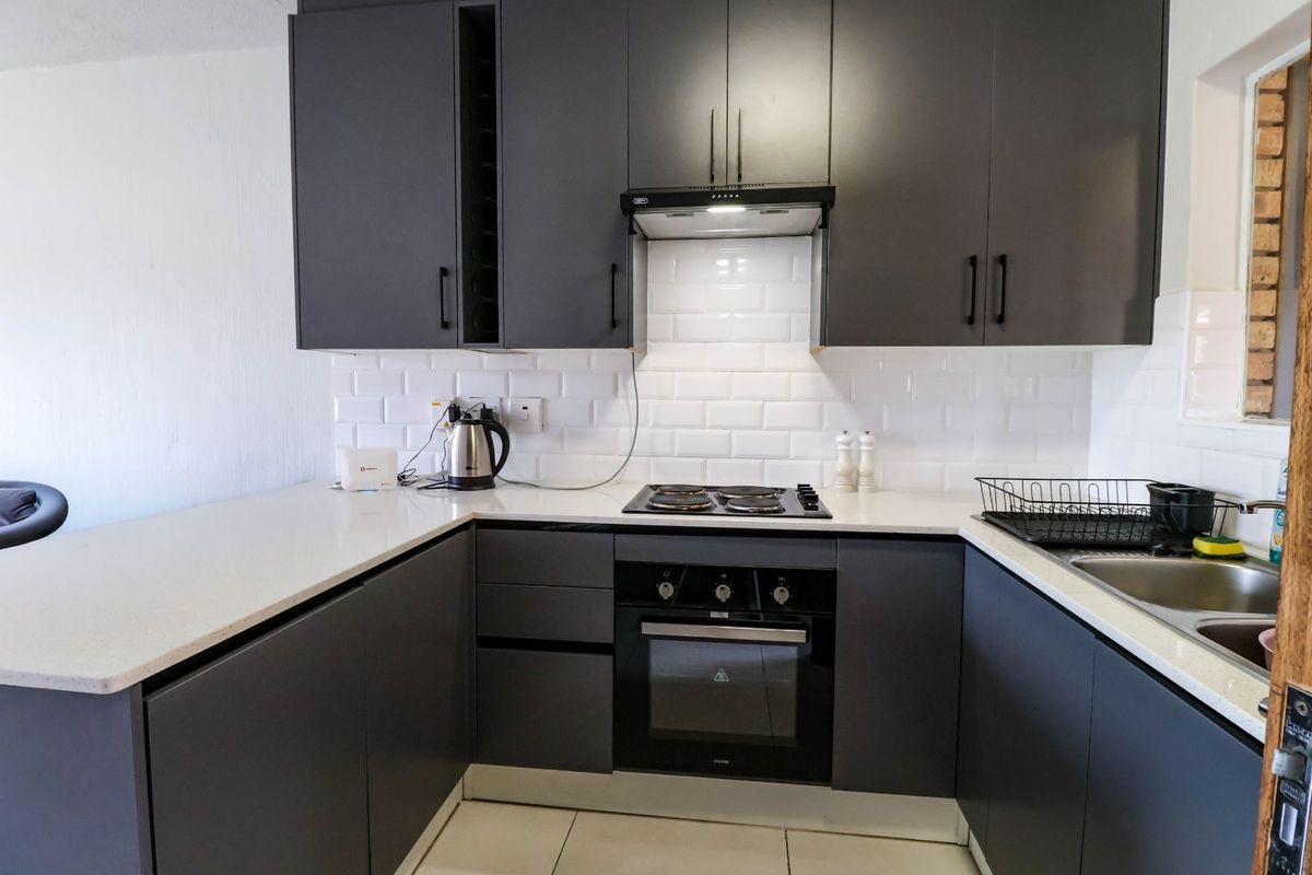 Apartment For Sale in Heuwelsig Estate - Photo 2