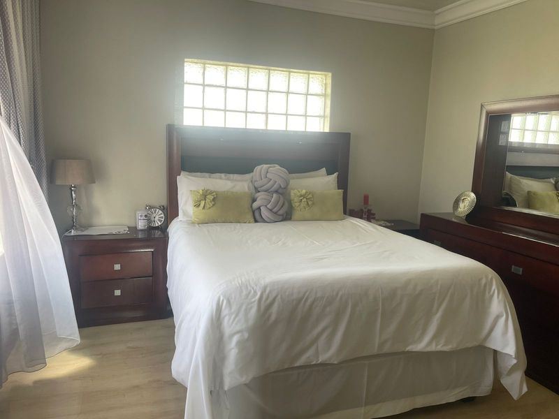 House For Sale in Emdo Park - Photo 8