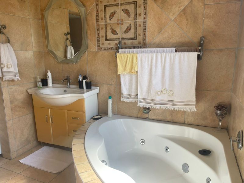 House For Sale in Emdo Park - Photo 7
