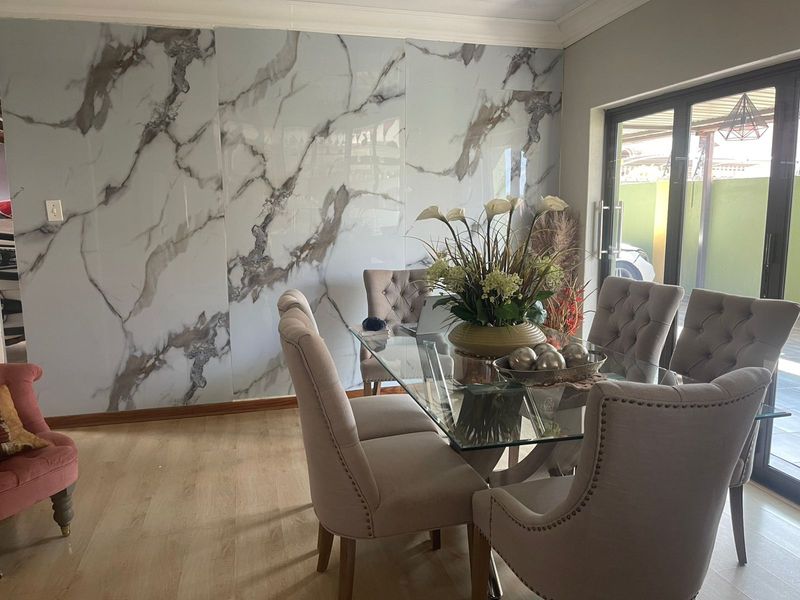 House For Sale in Emdo Park - Photo 2