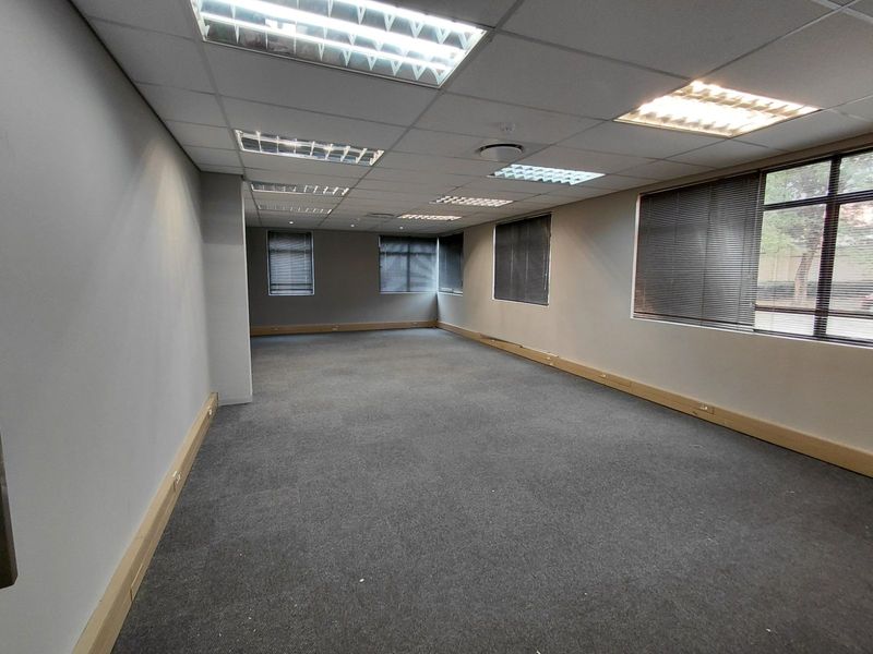 Office To Rent in Faerie Glen - Photo 6