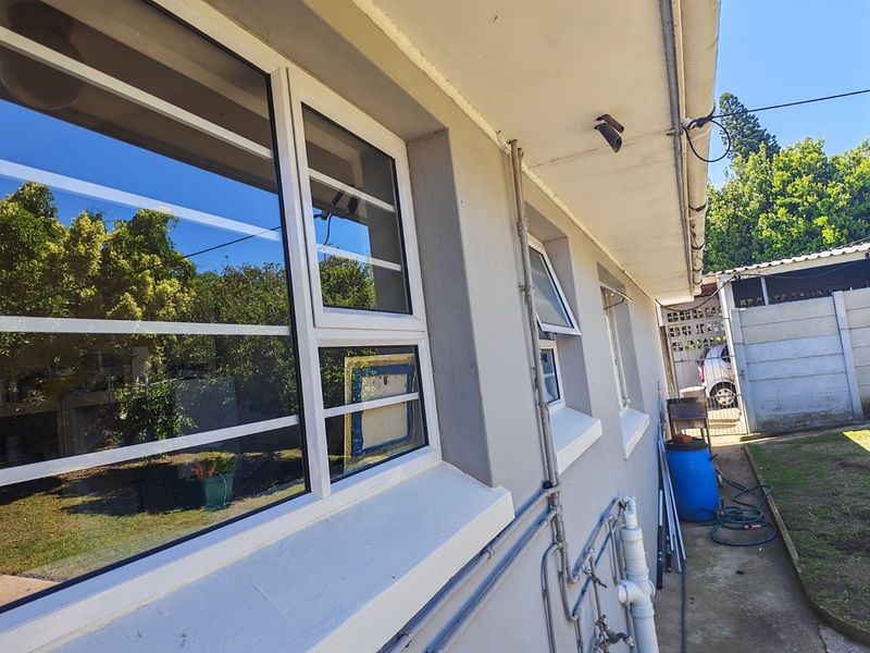 House For Sale in Glenhurd - Photo 2