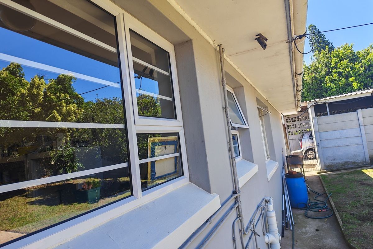 House For Sale in Glenhurd - Photo 2