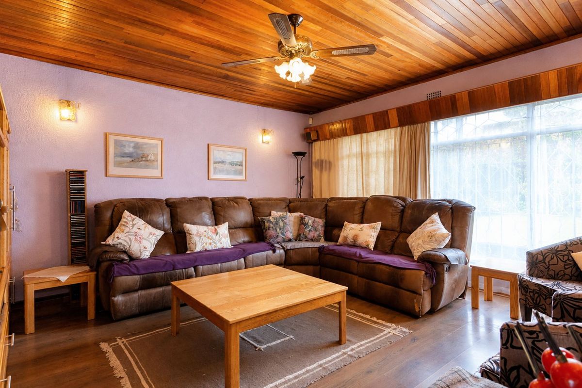 House For Sale in Ruimsig AH - Photo 5
