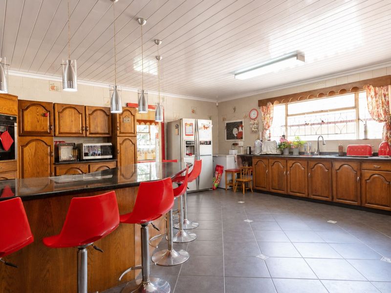 House For Sale in Ruimsig AH - Photo 8
