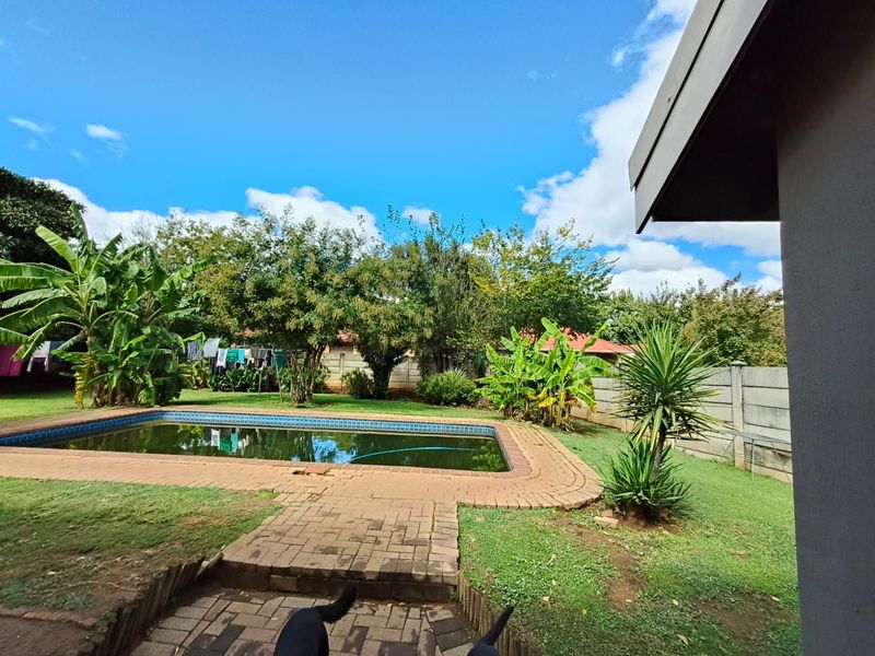 House For Sale in Roodia - Photo 2