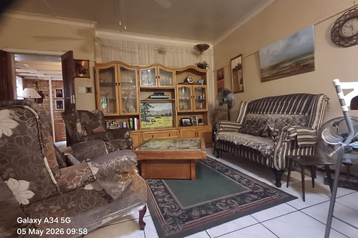 House For Sale in Stilfontein Ext 4 - Photo 4