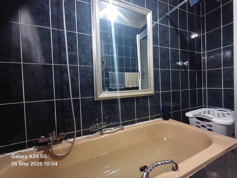 House For Sale in Stilfontein Ext 4 - Photo 9